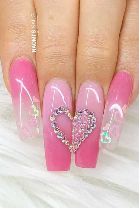 Modele de unghii de Ziua Îndrăgostiților roz