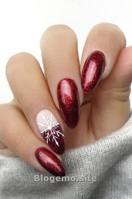 pretty-nail-designs-for-christmas-88 Modele frumoase de unghii pentru Crăciun