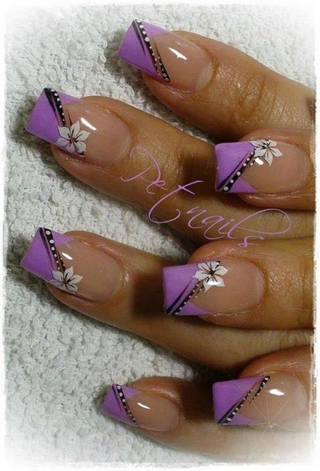 Modele de unghii cu vârf francez violet