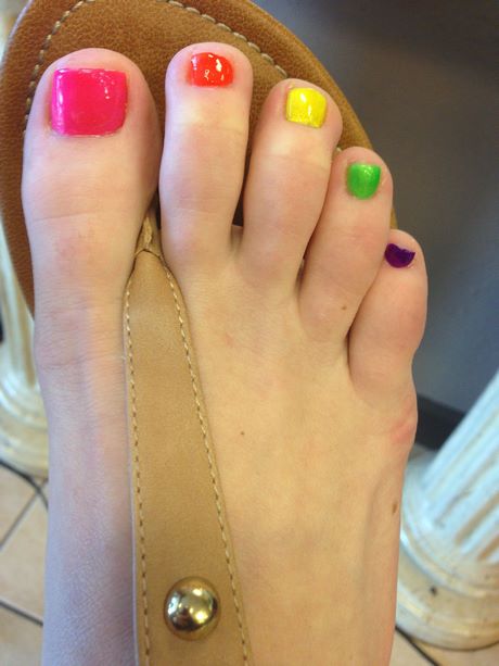 rainbow-toe-nail-designs-82_6 Modele de unghii Rainbow toe