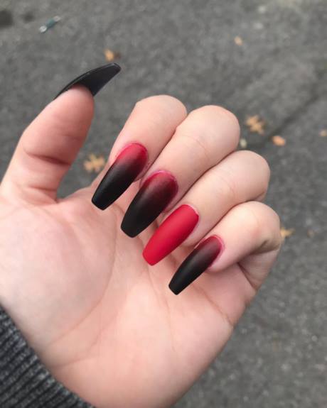 red-black-ombre-nails-matte-49_12 Roșu negru ombre cuie mat