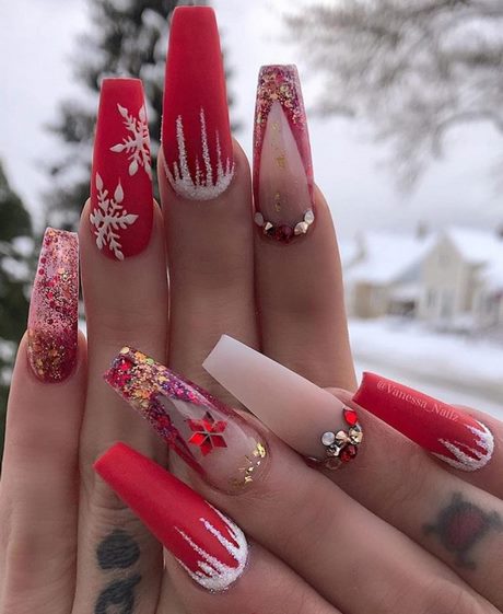 red-christmas-nails-with-snowflakes-86_11 Unghii roșii de Crăciun cu fulgi de zăpadă