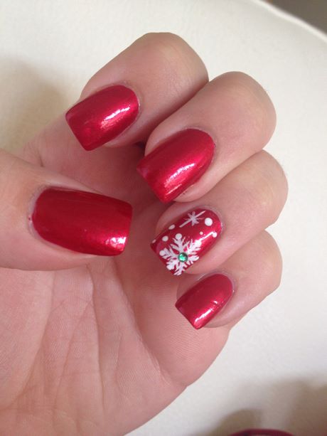 red-christmas-nails-with-snowflakes-86_12 Unghii roșii de Crăciun cu fulgi de zăpadă