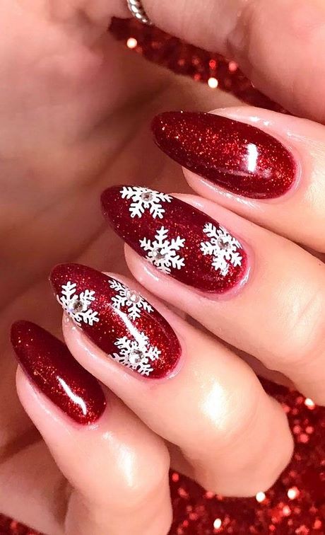 red-christmas-nails-with-snowflakes-86_16 Unghii roșii de Crăciun cu fulgi de zăpadă