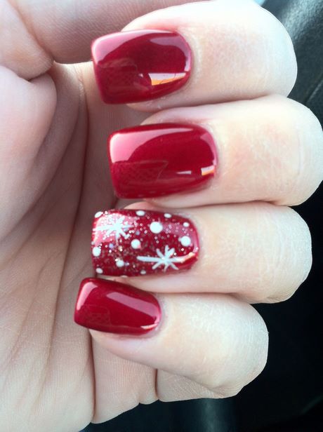 red-nails-with-christmas-designs-15_18 Cuie roșii cu modele de Crăciun