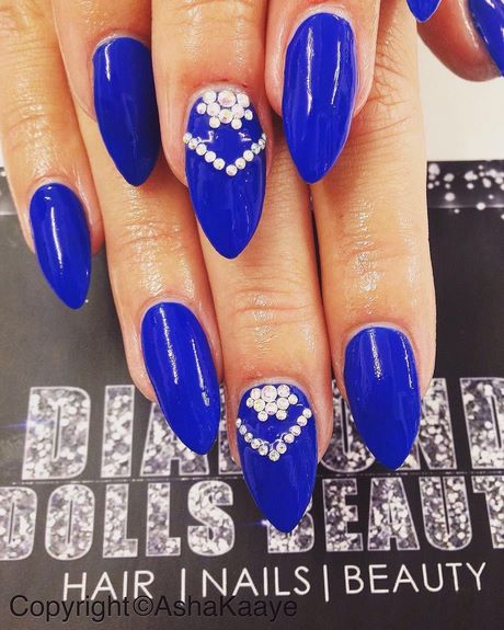royal-blue-manicure-designs-68_4 Modele de manichiură albastru regal