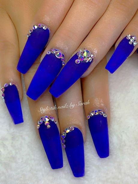 royal-blue-manicure-designs-68_8 Modele de manichiură albastru regal