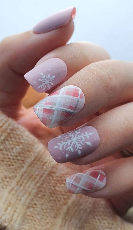 simple-nail-art-christmas-design-23_4 Design simplu de unghii de Crăciun