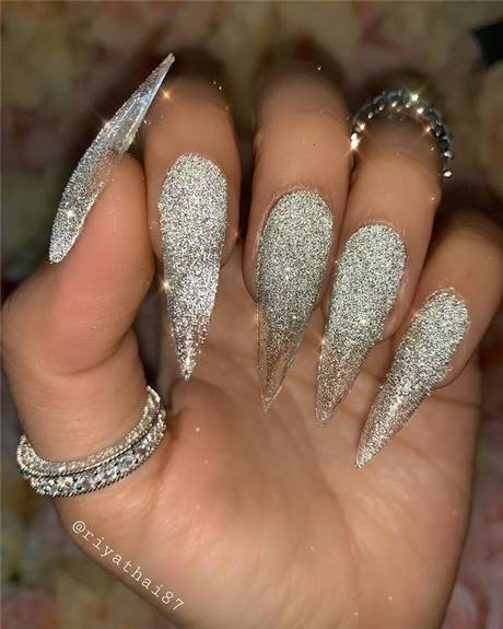 stiletto-nails-designs-with-rhinestones-66_8 Modele de unghii Stiletto cu pietre