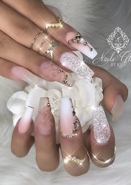 stiletto-nails-with-rhinestones-and-diamonds-76_2 Cuie Stiletto cu pietre și diamante