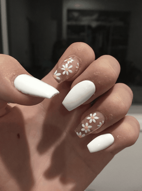 tan-and-white-nail-designs-75 Modele de unghii Tan și alb