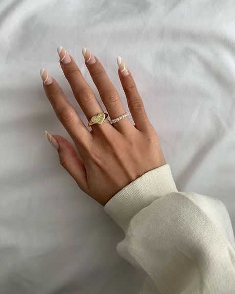 tan-and-white-nail-designs-75_14 Modele de unghii Tan și alb