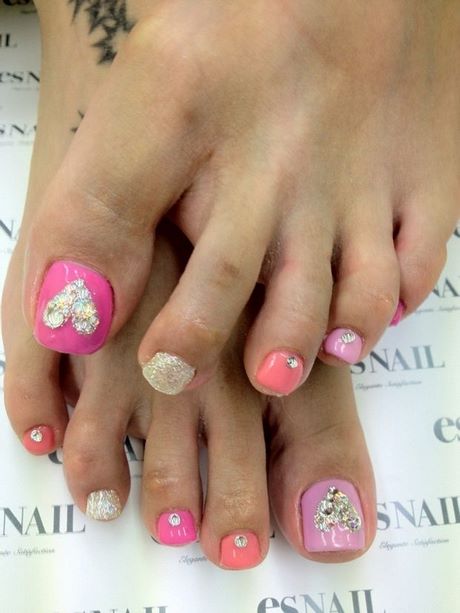 toe-nail-art-designs-with-rhinestones-81 Toe nail art modele cu pietre