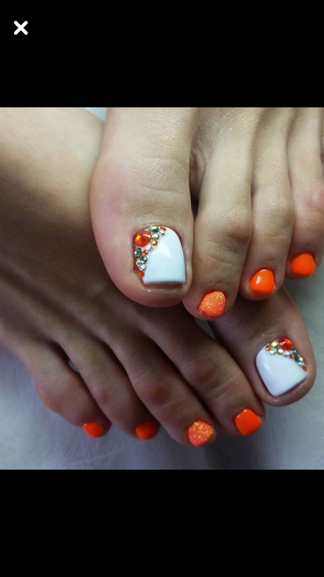 toe-nail-designs-with-gems-64 Modele de unghii cu pietre prețioase