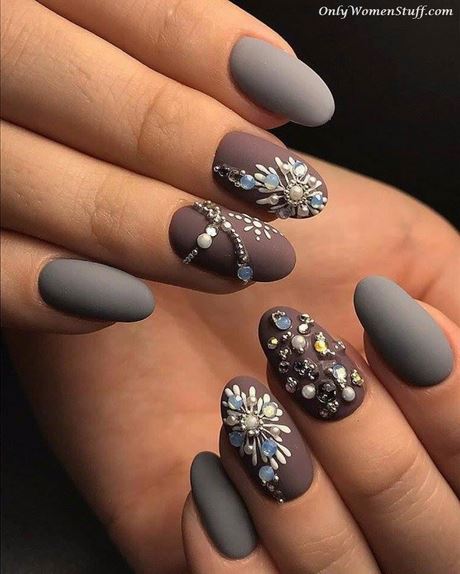 toe-nail-designs-with-gems-64_9 Modele de unghii cu pietre prețioase