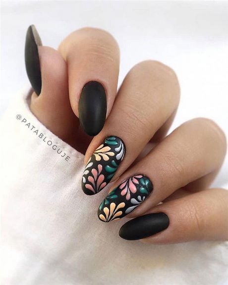 trendy-gel-nail-designs-18_17 Modele moderne de unghii cu gel