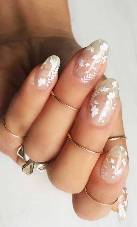 white-floral-nails-42_11 Unghii florale albe