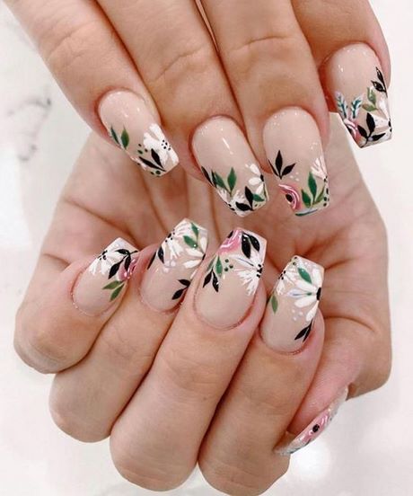 white-floral-nails-42_6 Unghii florale albe