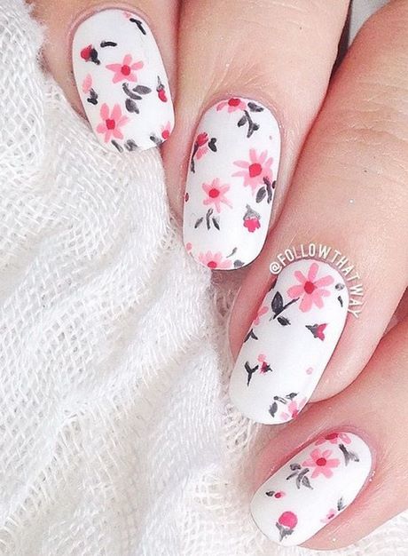 white-floral-nails-42_9 Unghii florale albe