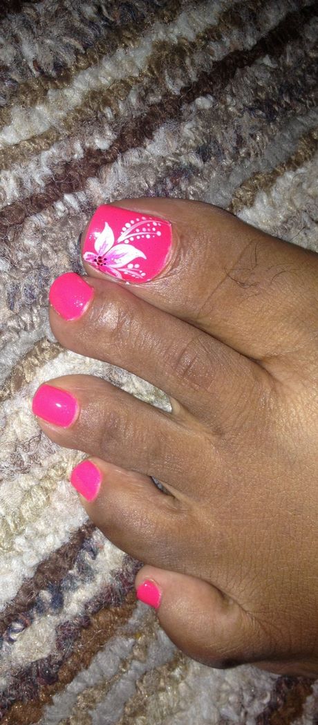 white-flower-toe-nail-design-02_9 Alb floare deget de la picior unghii design