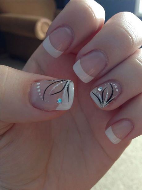 white-nail-tips-with-designs-39_6 Sfaturi de unghii albe cu modele