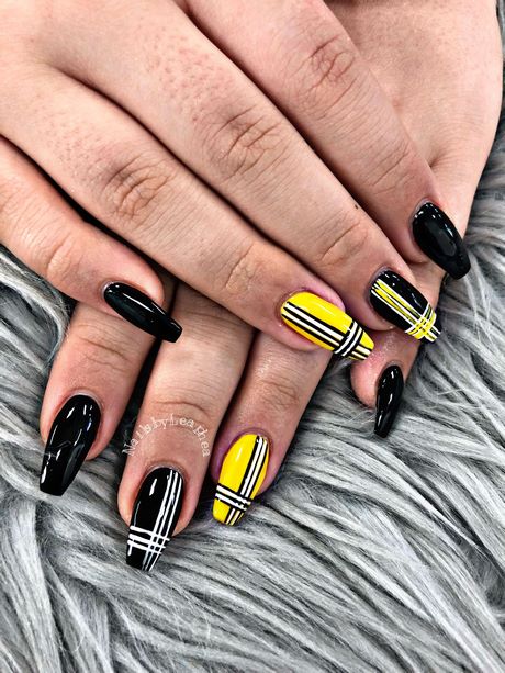 yellow-black-nail-art-67_12 Galben Negru nail art