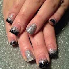 black-and-silver-acrylic-nail-designs-24_15 Modele de unghii acrilice negre și argintii