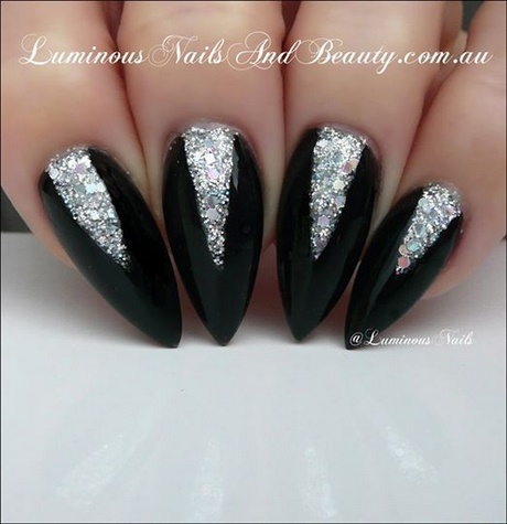black-and-silver-acrylic-nails-56_5 Unghii acrilice negre și argintii