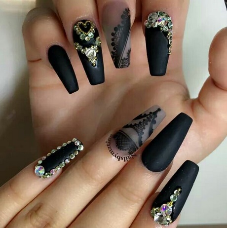 black-nails-with-rhinestones-80_20 Cuie negre cu pietre