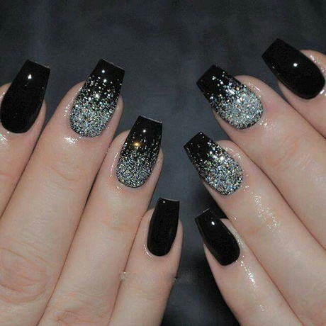 cute-black-and-silver-nail-designs-96_10 Modele drăguțe de unghii negre și argintii