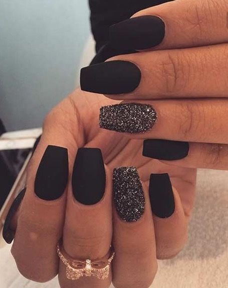 cute-black-and-silver-nail-designs-96_5 Modele drăguțe de unghii negre și argintii
