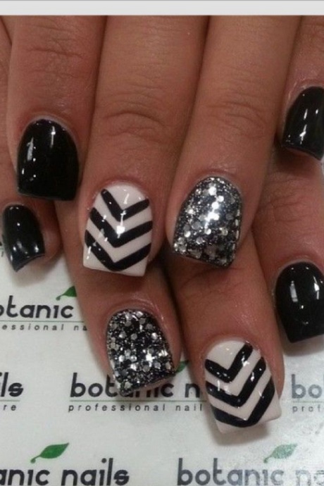cute-black-and-silver-nail-designs-96_6 Modele drăguțe de unghii negre și argintii
