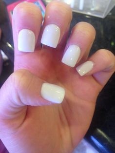 cute-white-acrylic-nails-20_16 Drăguț unghii acrilice albe