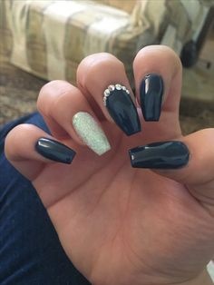 dark-blue-acrylic-nails-58_6 Unghii acrilice Albastru închis