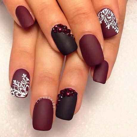 maroon-and-black-nails-17_13 Maro și unghii negre