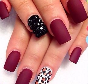 maroon-and-black-nails-17_9 Maro și unghii negre