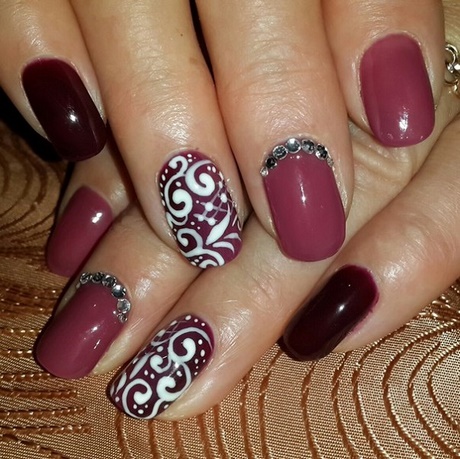 maroon-and-white-nail-designs-43_18 Modele de unghii maro și alb