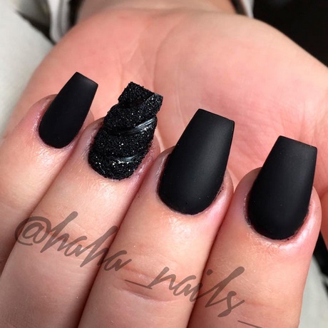 matte-black-acrylic-nails-76_16 Unghii acrilice negre mat