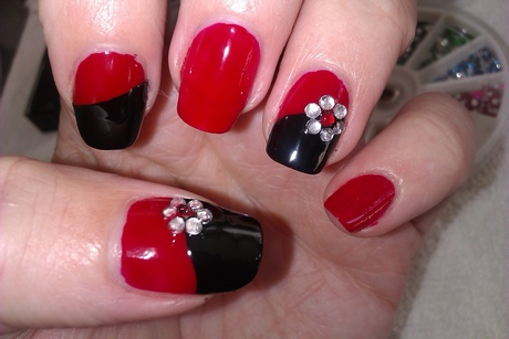 nail-art-in-red-and-black-96_9 Nail art în roșu și negru