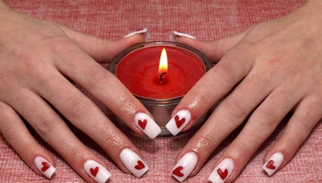 nail-art-in-red-and-white-20_10 Nail art în roșu și alb