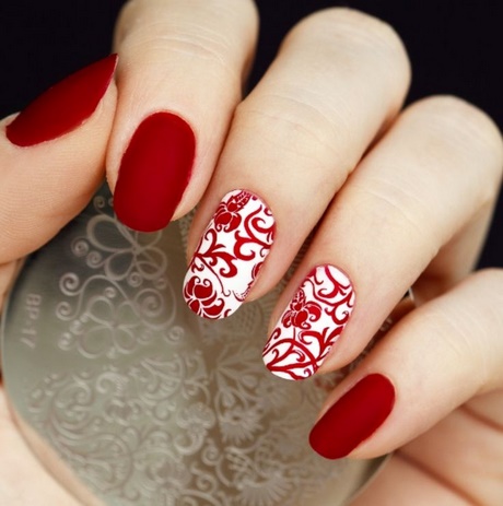 nail-designs-on-red-nail-polish-28_11 Modele de unghii pe lac de unghii roșu
