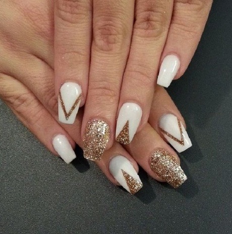 nail-designs-with-white-nail-polish-39_8 Modele de unghii cu lac de unghii alb
