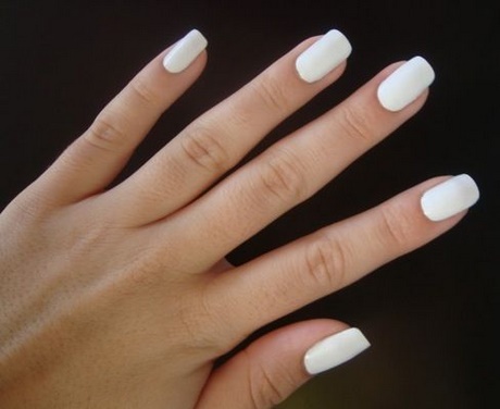 plain-white-nail-designs-58_14 Modele simple de unghii albe