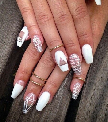 plain-white-nail-designs-58_6 Modele simple de unghii albe