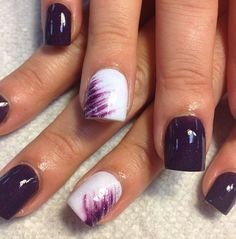 Design de unghii alb violet