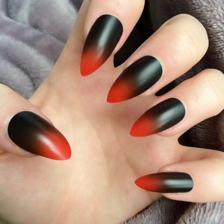 red-and-black-nail-art-66_14 Arta unghiilor roșii și negre