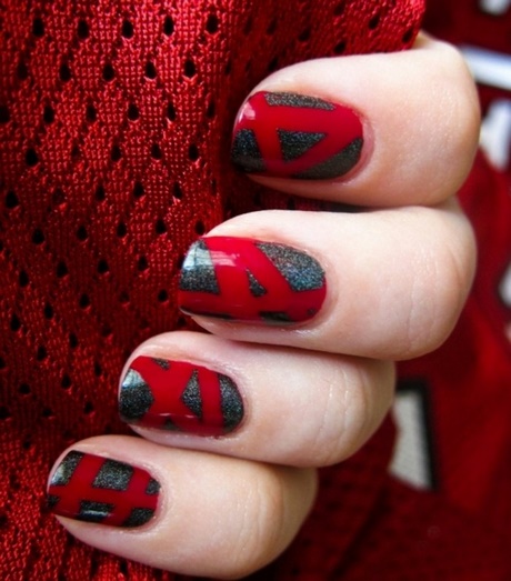 red-and-grey-nail-art-35_13 Arta unghiilor roșii și gri