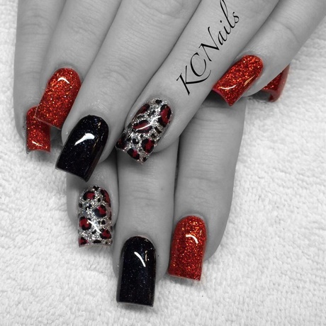 red-black-silver-nail-designs-91_19 Modele de unghii roșu negru argintiu