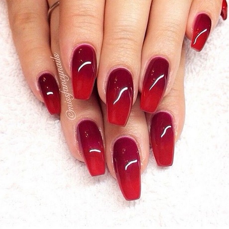 red-nails-images-74_10 Imagini cu unghii roșii