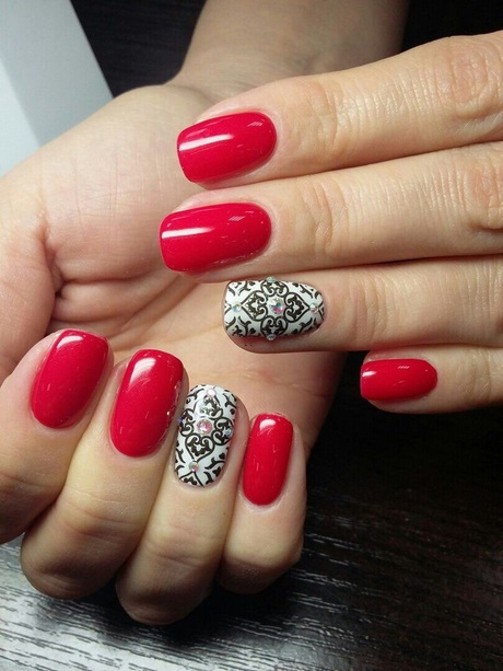 red-nails-manicure-00_13 Manichiura cu unghii rosii